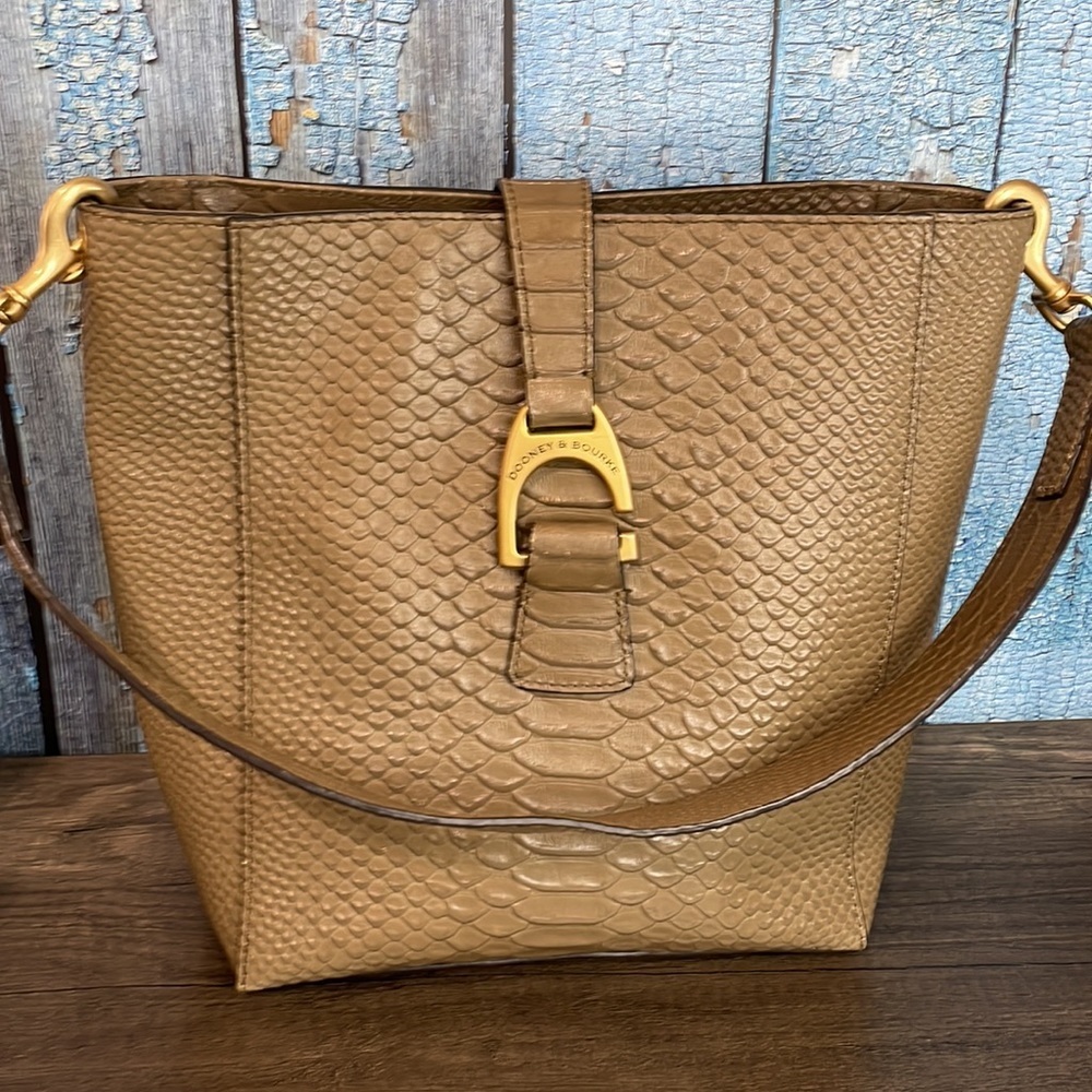 Dooney & Bourke Brynn tote.​​ - Picture 13 of 15
